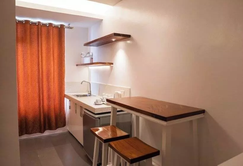 ホテル The Paragon Boracay Suites