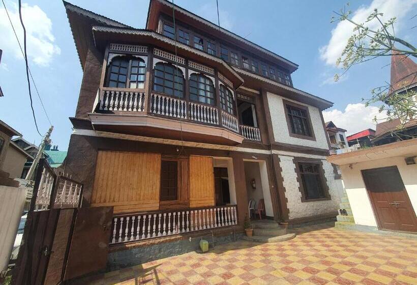 Hotelli Wazir Palace