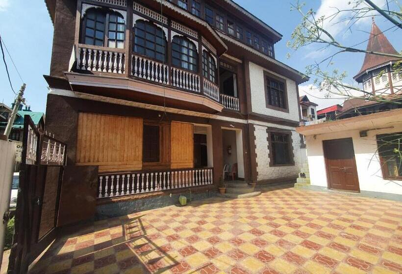 Hotelli Wazir Palace