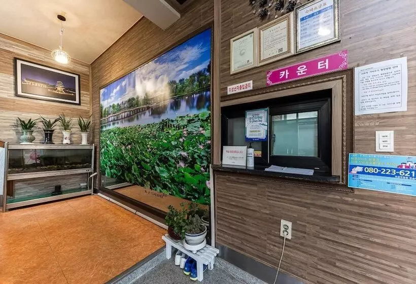 Motelli Buyeo Prince