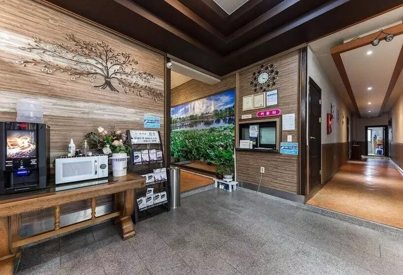 Motelli Buyeo Prince