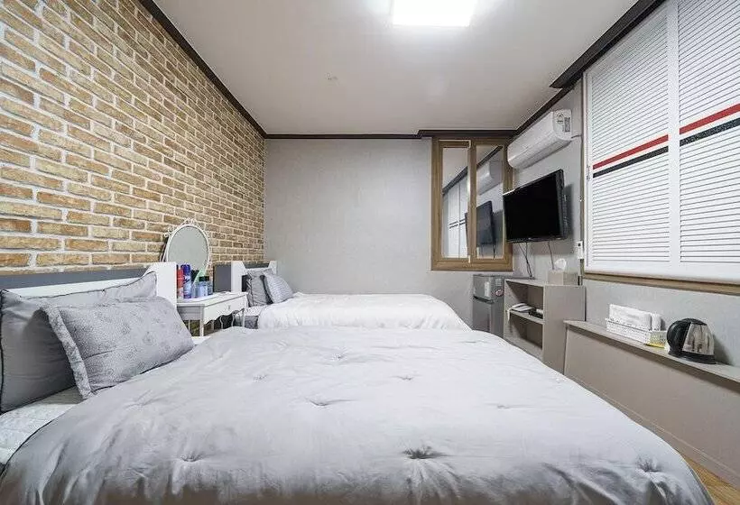 Motelli Buyeo Prince