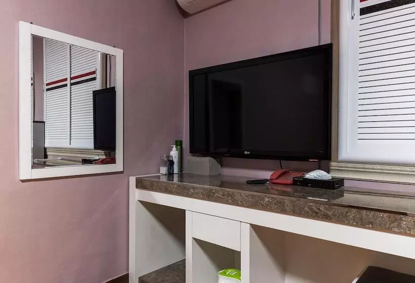 Motelli Buyeo Prince