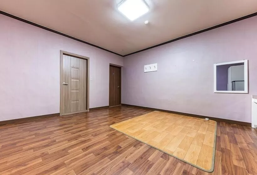 Motelli Buyeo Prince