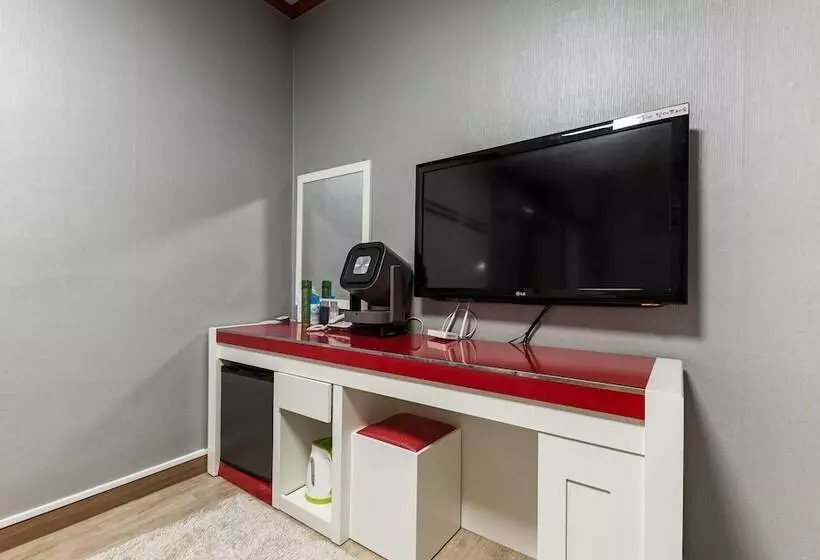 Motelli Buyeo Prince