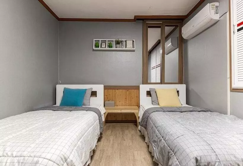 Motelli Buyeo Prince