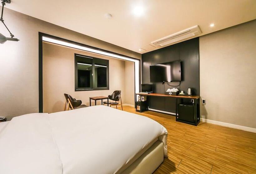 Motell Changwon Paryongdong Soo