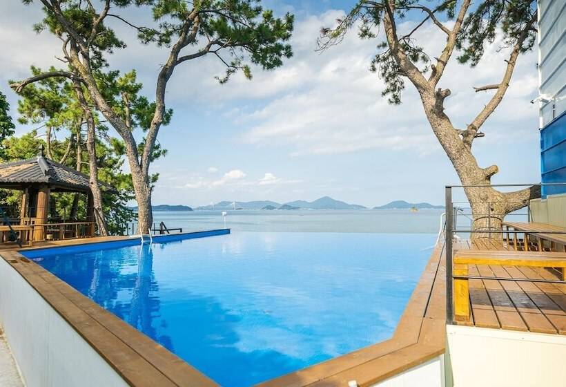 모텔 Geojedo Jangmok Y