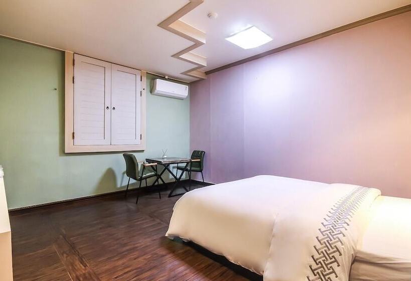 汽车旅馆 Gunsan Blue