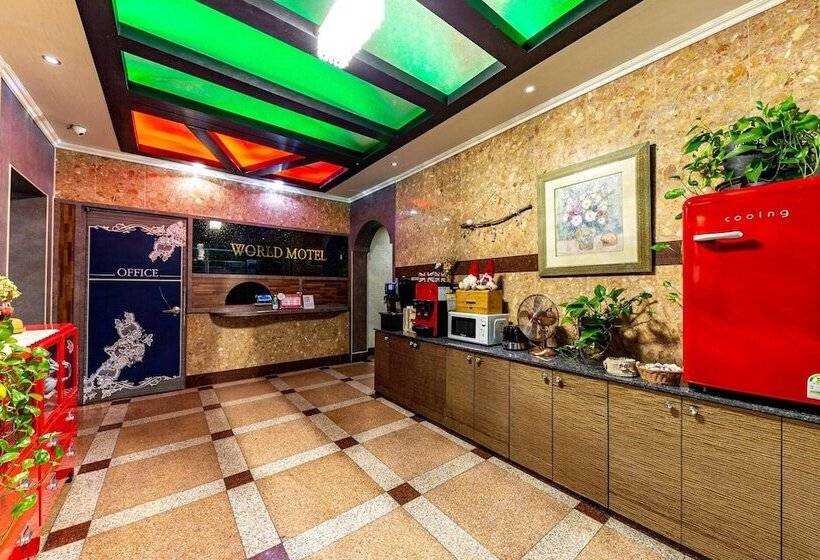 מוטל Gwangju Geumho World