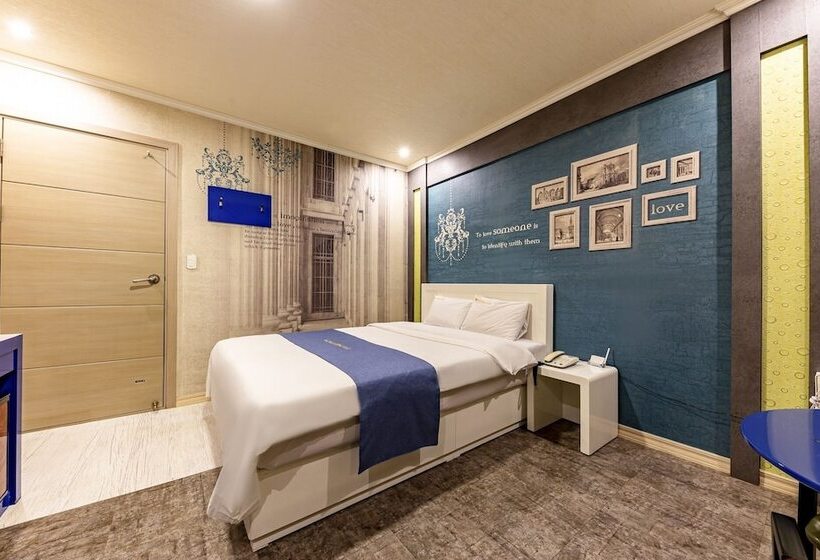 מוטל Gwangju Geumho World