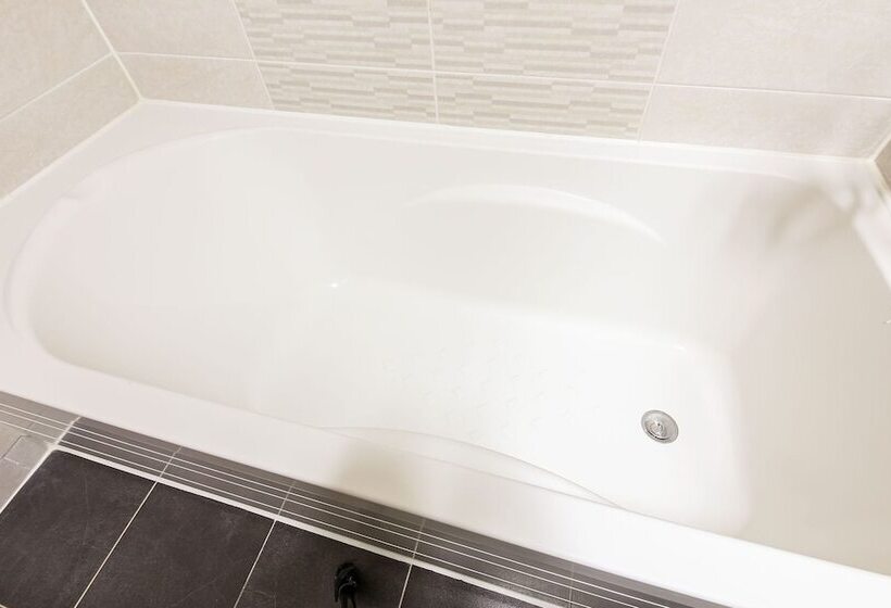 מוטל Gwangju Geumho World