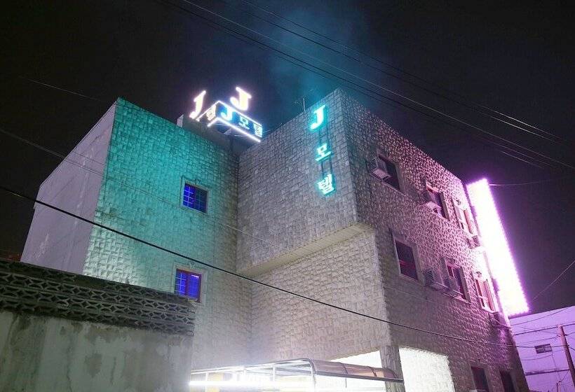 Motel Jecheon J