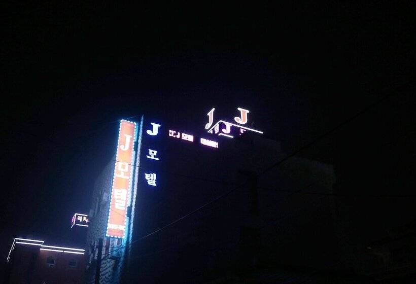 Motel Jecheon J