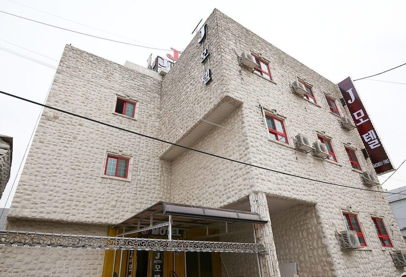 Motel Jecheon J