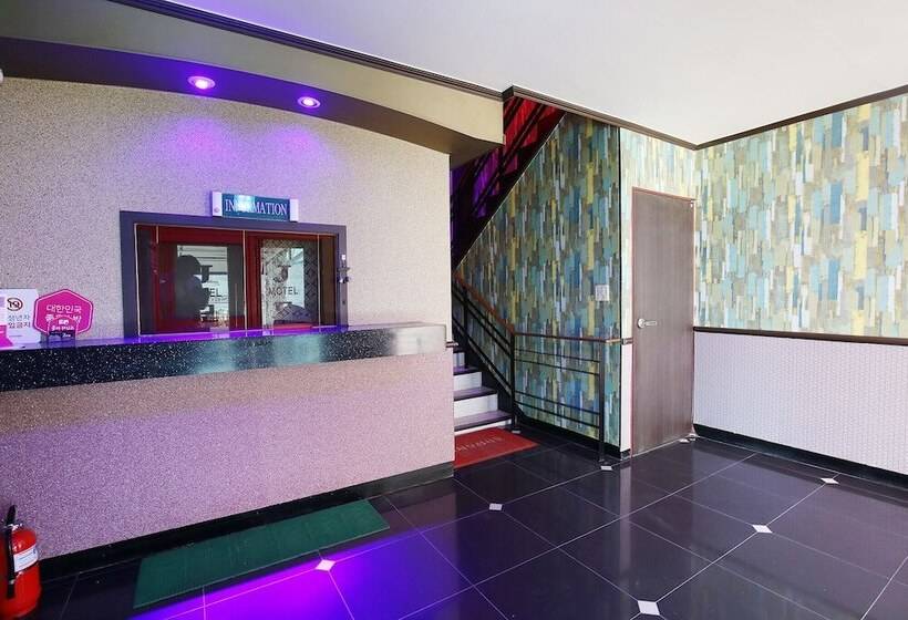 Motel Jecheon J