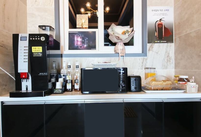 Motelli Jinju Hotel Hot