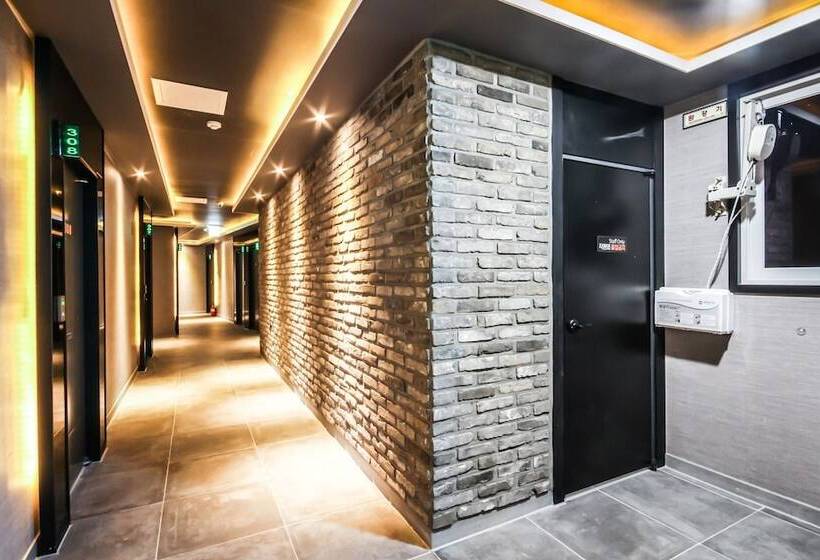 Motelli Jinju Hotel Hot