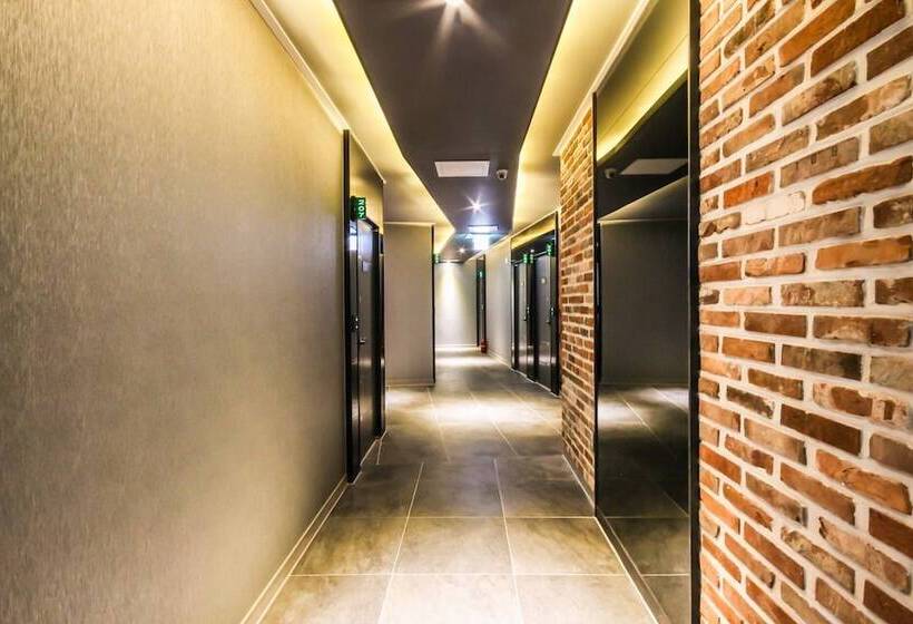 Motelli Jinju Hotel Hot