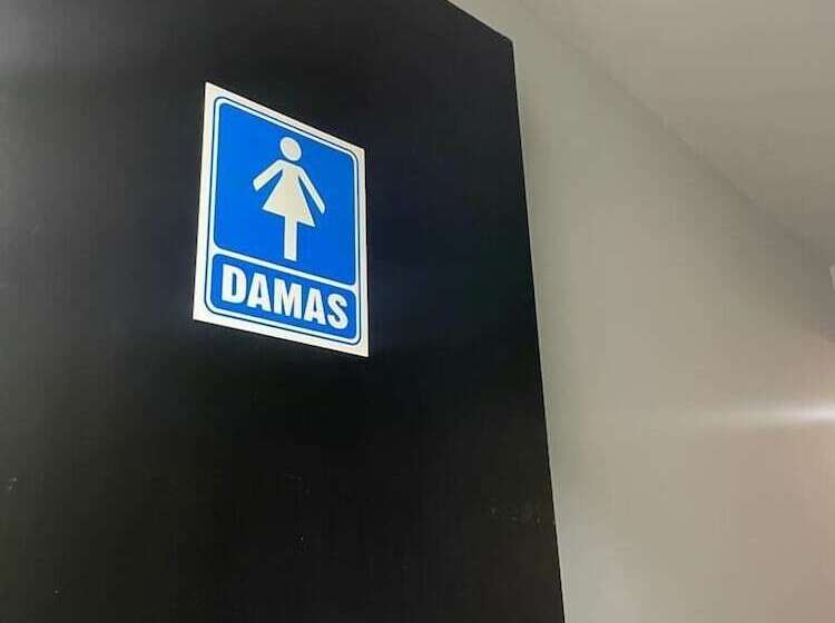 Check Inn Hostal Aeropuerto Gdl   Hostel