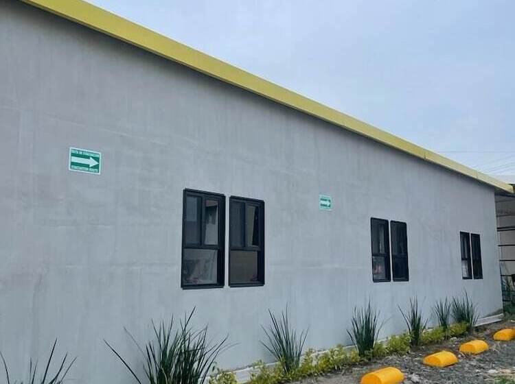 Check Inn Hostal Aeropuerto Gdl   Hostel