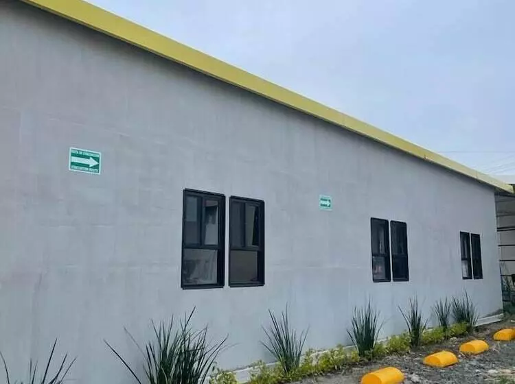 Check Inn Hostal Aeropuerto Gdl   Hostel