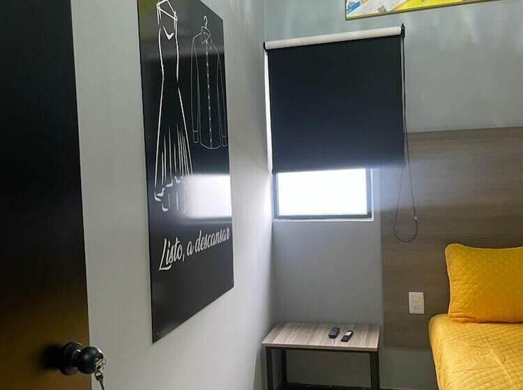 Check Inn Hostal Aeropuerto Gdl   Hostel