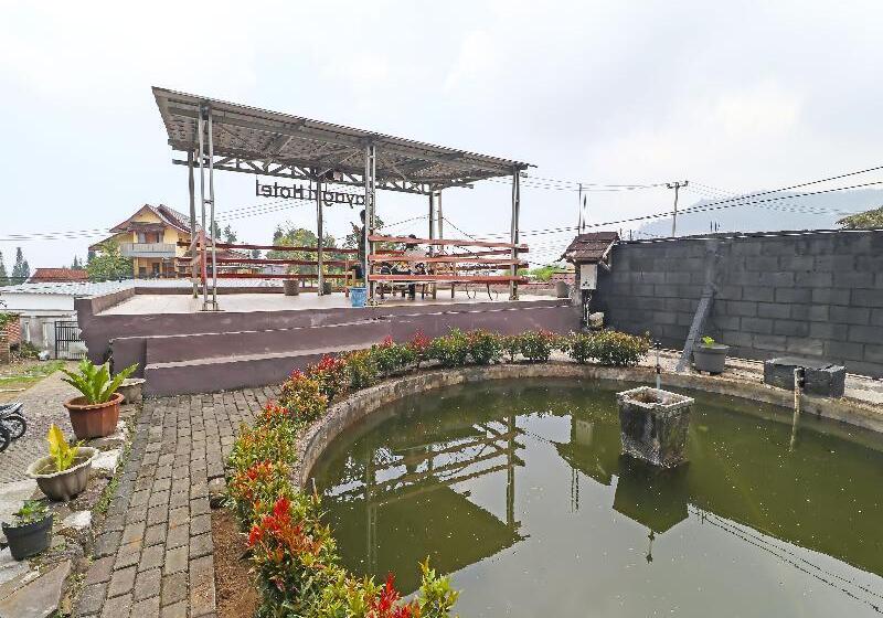 בית מלון כפרי Capital O 91741 Jayagiri