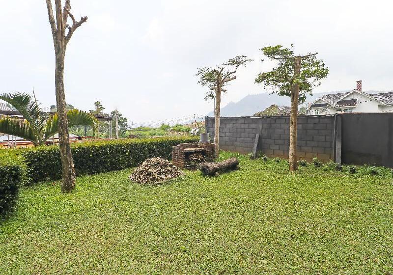 בית מלון כפרי Capital O 91741 Jayagiri