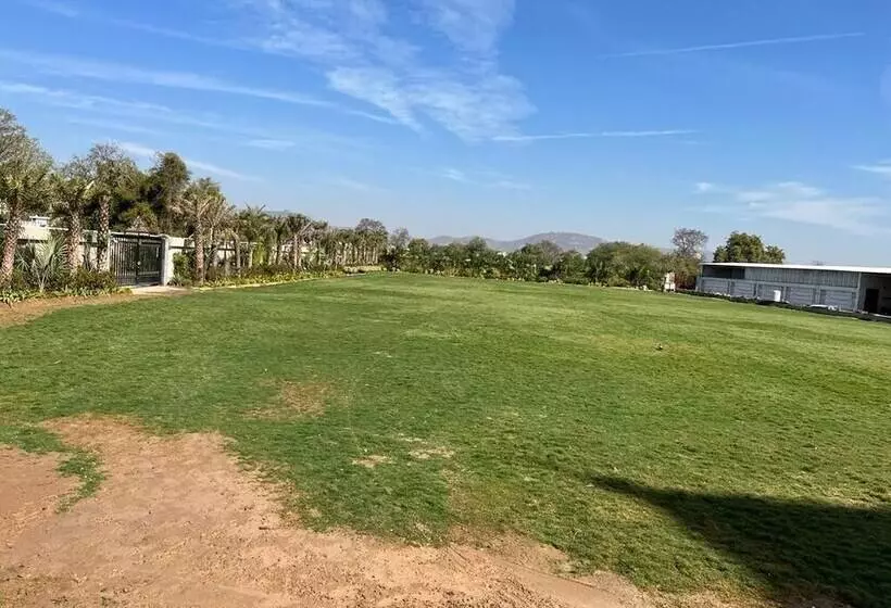 ホテル Classic Sapphire Ananta Bundi