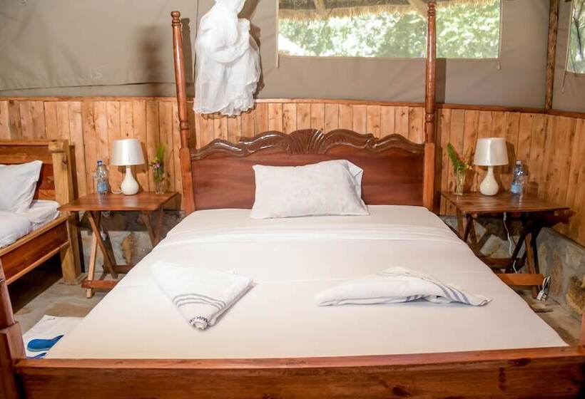 هتل Giraffe Hills Mara Camp