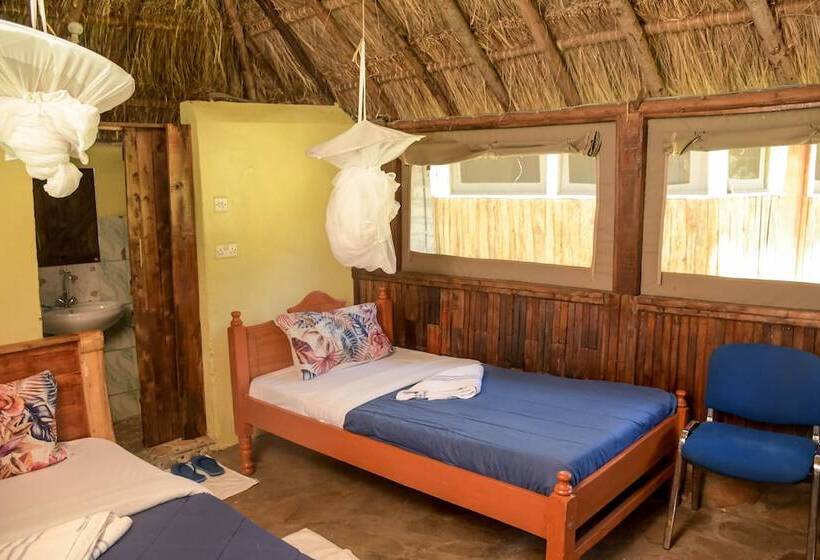 هتل Giraffe Hills Mara Camp