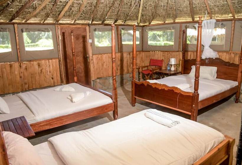 هتل Giraffe Hills Mara Camp