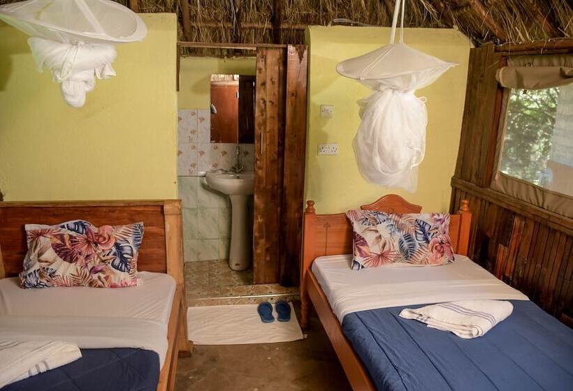 هتل Giraffe Hills Mara Camp