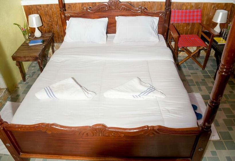 هتل Giraffe Hills Mara Camp