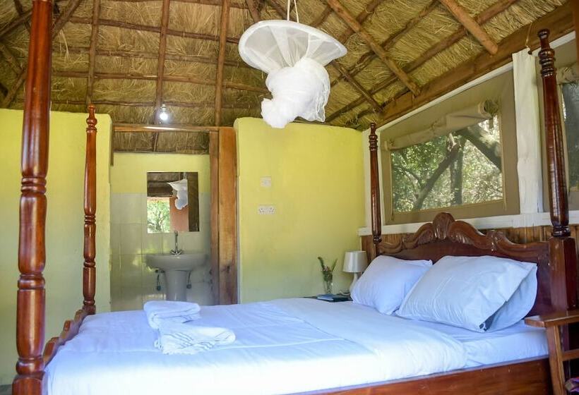 هتل Giraffe Hills Mara Camp