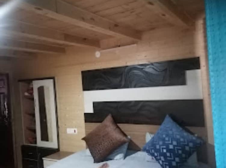 Hotel Himalayaa Retreat