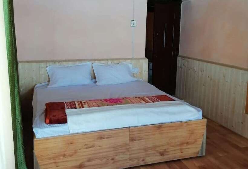 Hotel Himalayaa Retreat