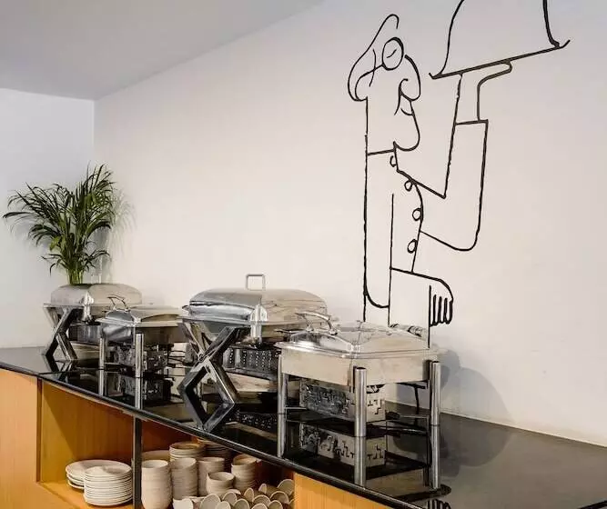 ホテル Magnum Resorts  Near Candolim Beach