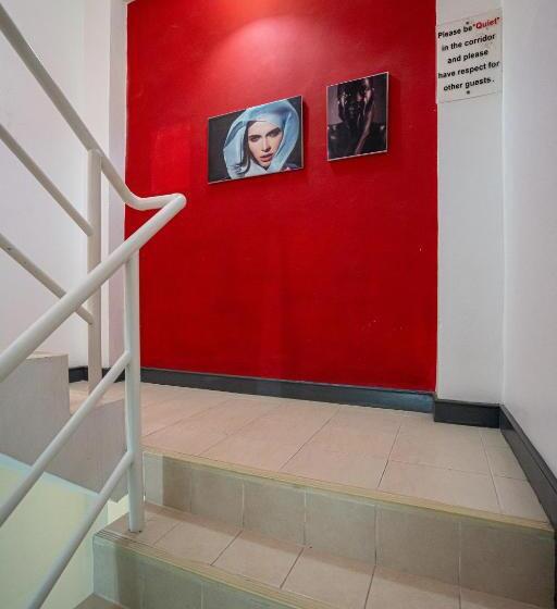 فندق Santi White House Patong