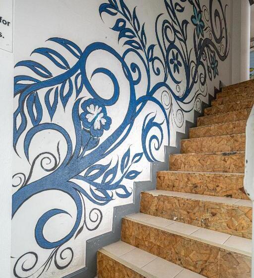 فندق Santi White House Patong