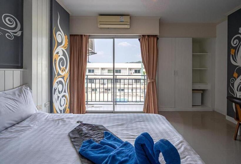 فندق Santi White House Patong