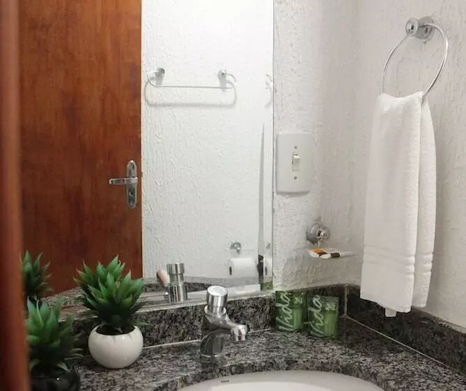 Cr Hotel Bueno