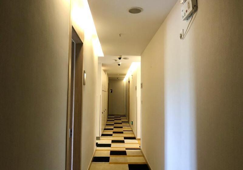 Shell Hotel Shanghai Minhang District Wenjing Road Metro Station