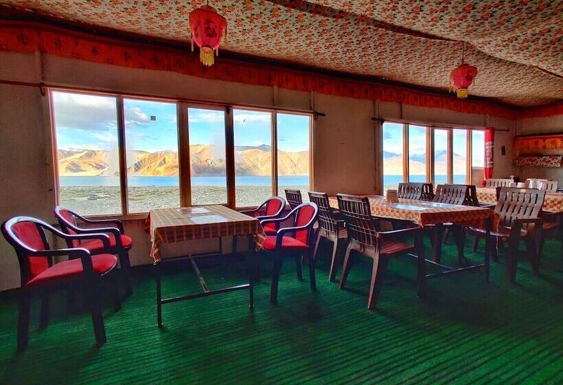 Hôtel World Attic Camp