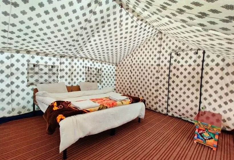 Hotelli World Attic Camp