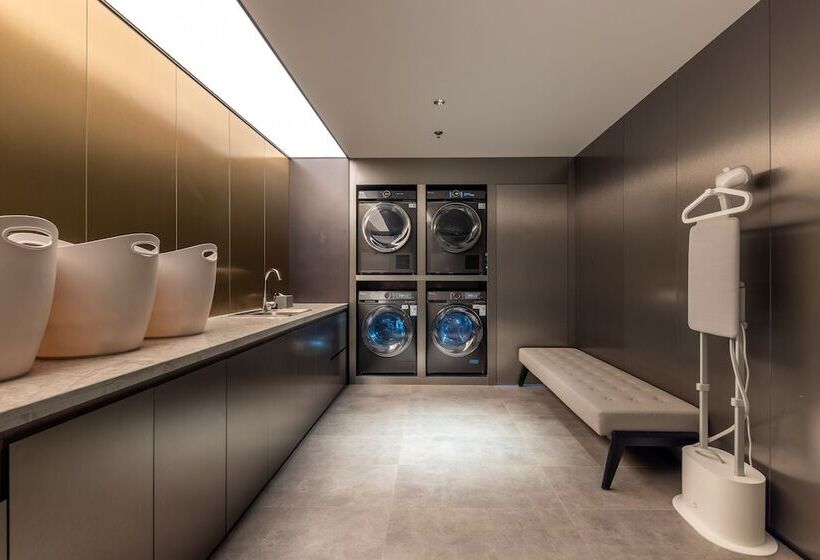 Hotel Xi  An Orange Crystal