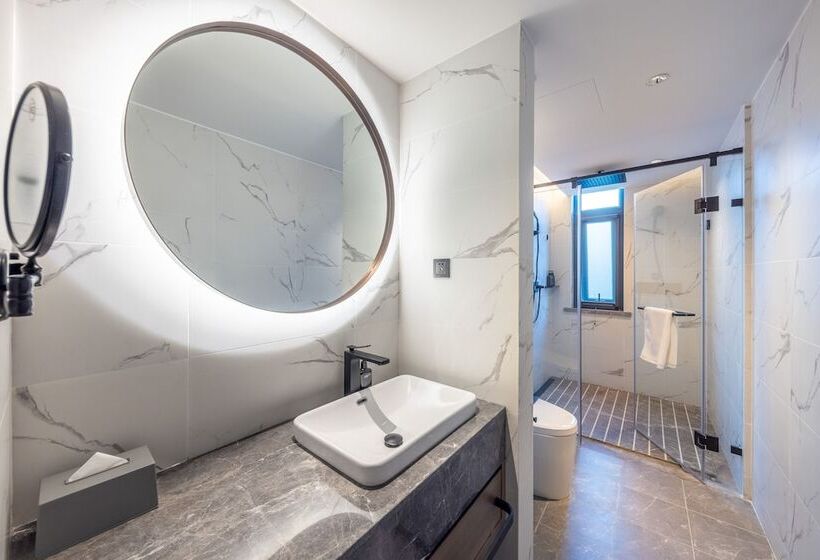 Hotel Xi  An Orange Crystal