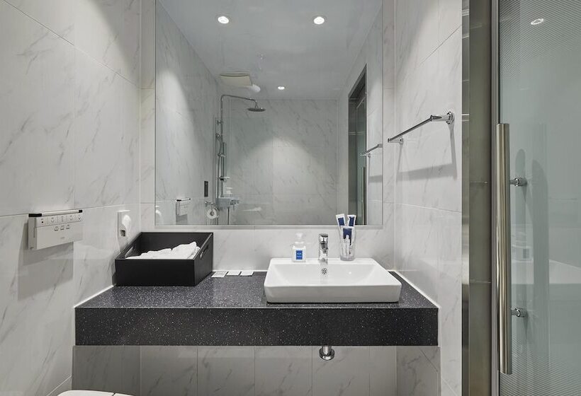 Motel Dongtan Station Obut