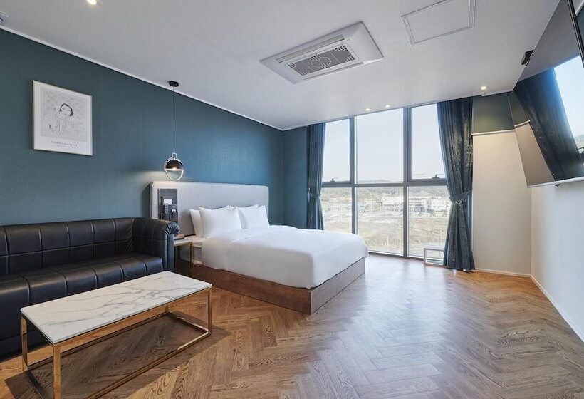 Motel Dongtan Station Obut